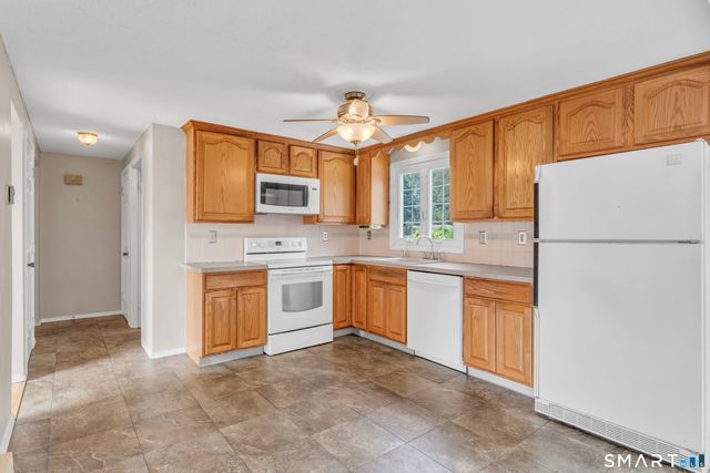 9 Cross Drive, Waterford, CT 06385