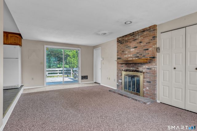9 Cross Drive, Waterford, CT 06385