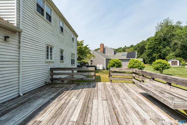 9 Cross Drive, Waterford, CT 06385