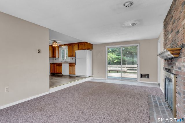 9 Cross Drive, Waterford, CT 06385