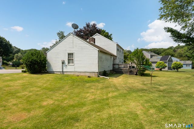 9 Cross Drive, Waterford, CT 06385