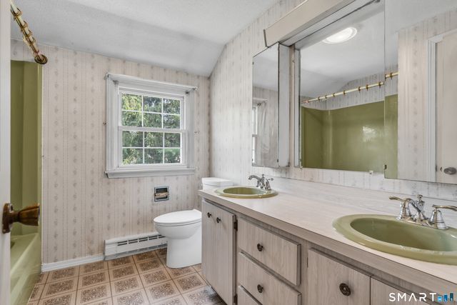 9 Cross Drive, Waterford, CT 06385