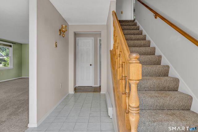 9 Cross Drive, Waterford, CT 06385