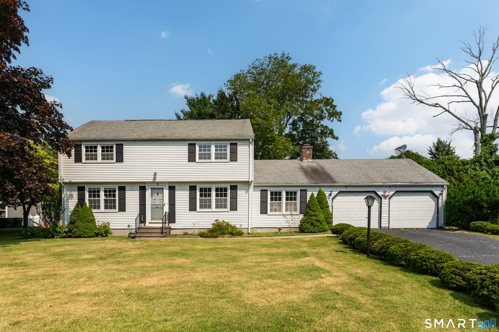 9 Cross Drive, Waterford, CT 06385