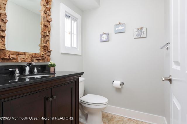 912 Ocean Avenue, Mantoloking, NJ 08738