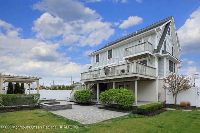 912 Ocean Avenue, Mantoloking, NJ 08738