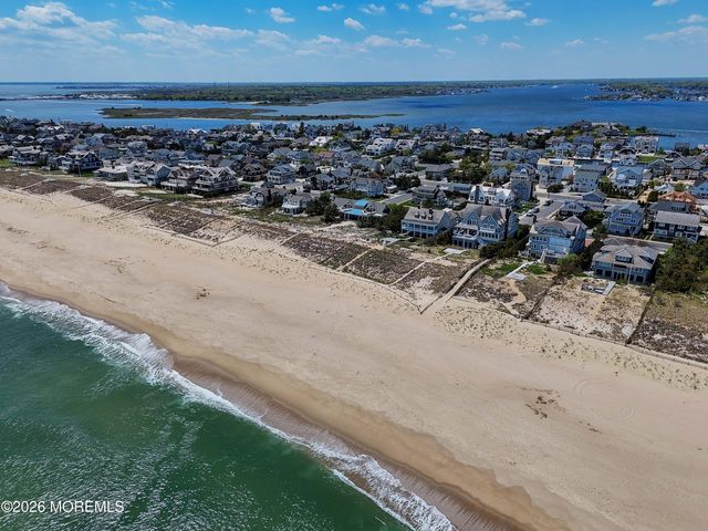 912 Ocean Avenue, Mantoloking, NJ 08738