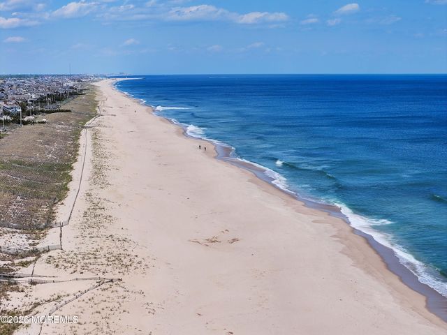 912 Ocean Avenue, Mantoloking, NJ 08738
