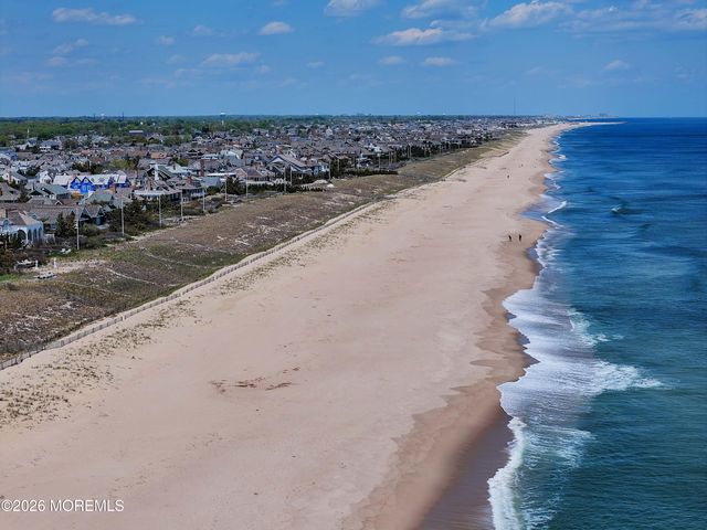 912 Ocean Avenue, Mantoloking, NJ 08738