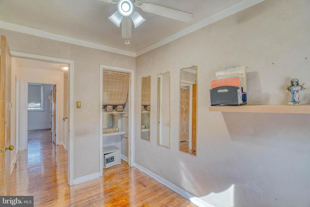 2038 S LARRY ST, Philadelphia, PA 19142