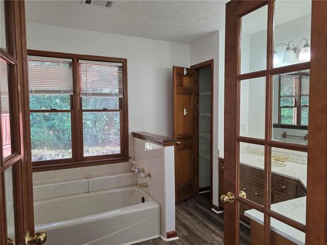 1400 Gateside Court, Snellville, GA 30078