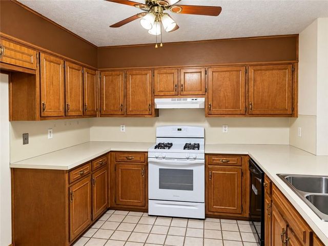 1400 Gateside Court, Snellville, GA 30078
