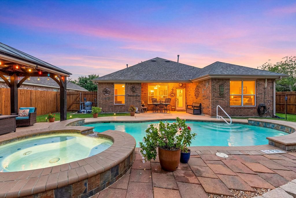 2526 Winged Dove Drive, League City, TX 77573