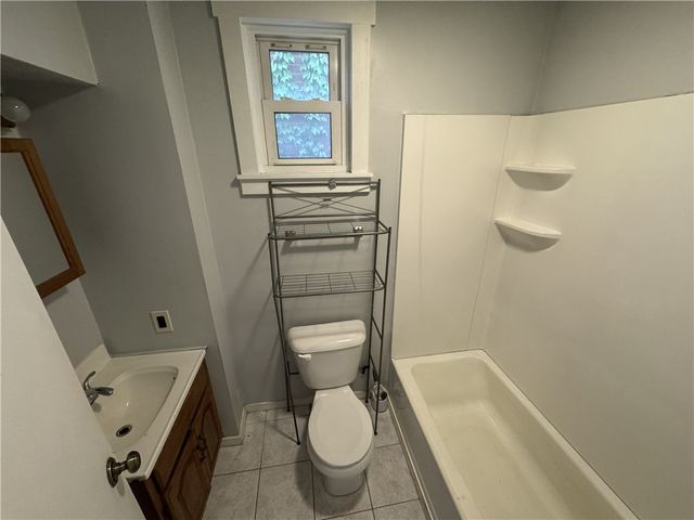 238 Park Rd, Ambridge, PA 15003