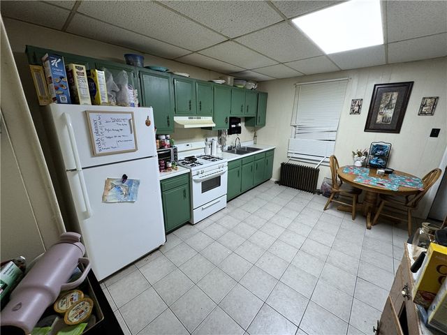 238 Park Rd, Ambridge, PA 15003