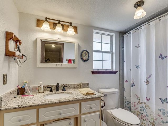 7901 Eagle Wood Drive, Oklahoma City, OK 73150