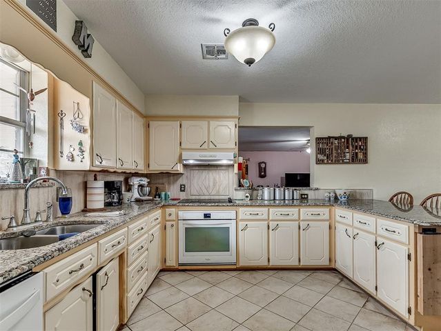 7901 Eagle Wood Drive, Oklahoma City, OK 73150