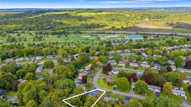 135 Charles Drive, Camillus, NY 13031