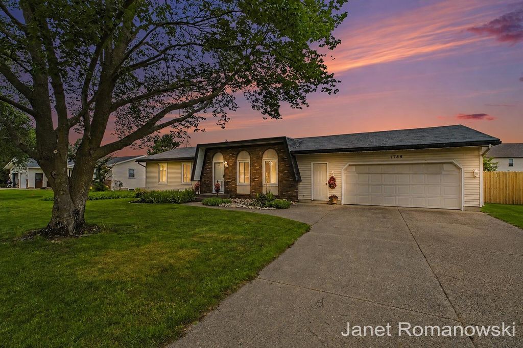 1789 Pleasantwood Drive, Georgetown Twp, MI 49428