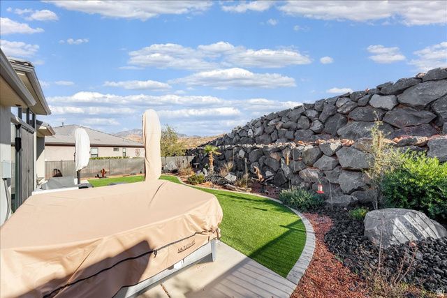 2210 N MONTAGNA ST, Washington, UT 84780