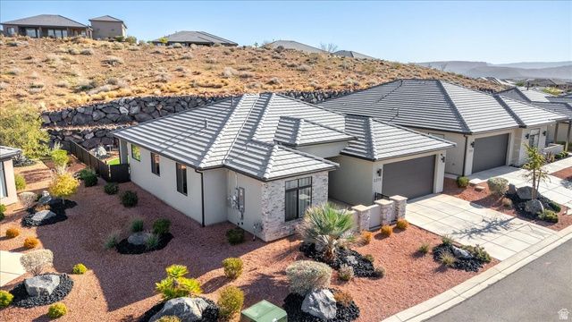 2210 N MONTAGNA ST, Washington, UT 84780