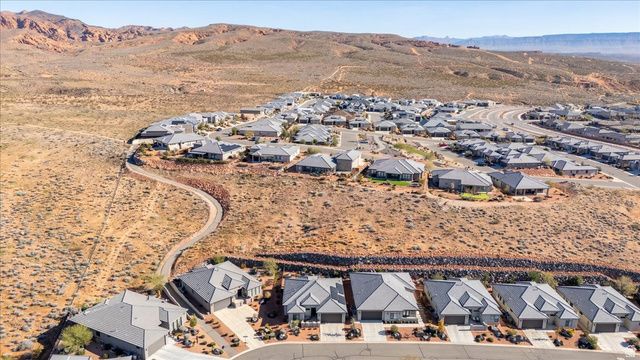 2210 N MONTAGNA ST, Washington, UT 84780