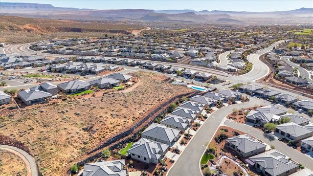 2210 N MONTAGNA ST, Washington, UT 84780