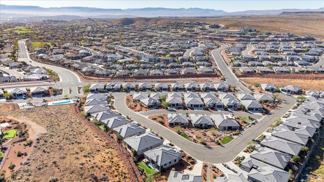 2210 N MONTAGNA ST, Washington, UT 84780