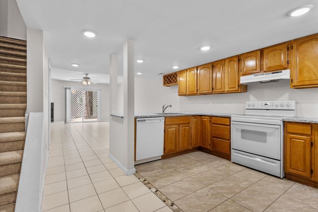 6703 Jefferson Pl Apt B2, Myrtle Beach, SC 29572