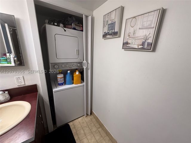 11800 SW 18th St 407-4, Miami, FL 33175