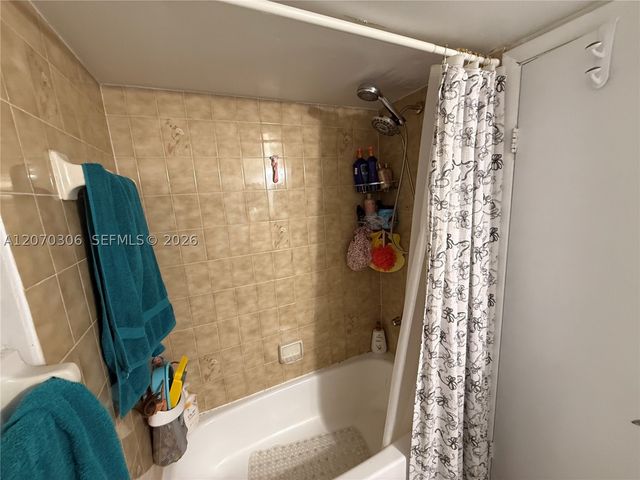 11800 SW 18th St 407-4, Miami, FL 33175