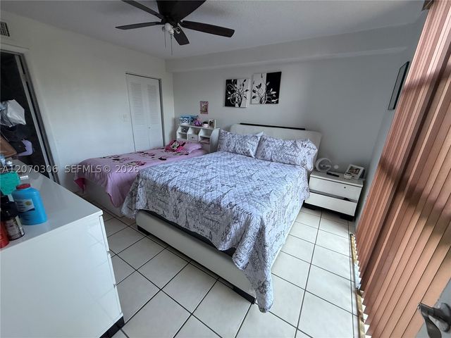 11800 SW 18th St 407-4, Miami, FL 33175