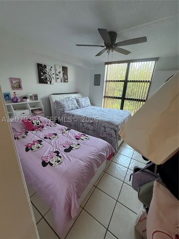 11800 SW 18th St 407-4, Miami, FL 33175