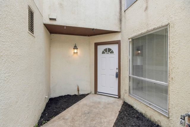 20315 Sunny Shores Drive B, Humble, TX 77346