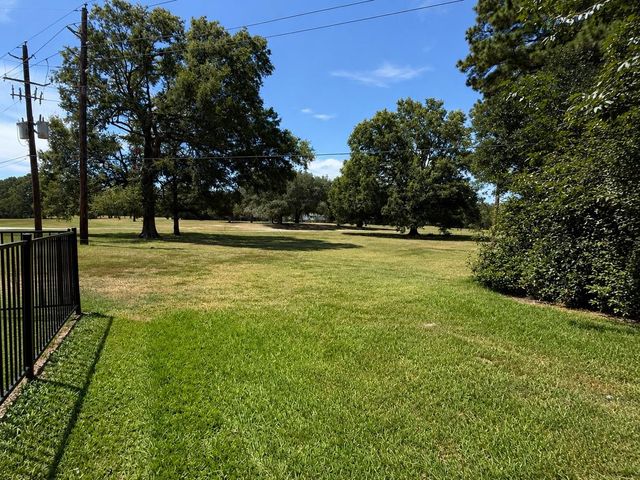 20315 Sunny Shores Drive B, Humble, TX 77346