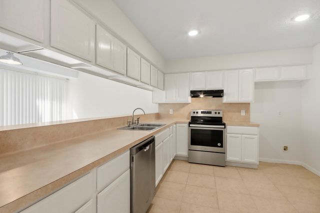 20315 Sunny Shores Drive B, Humble, TX 77346