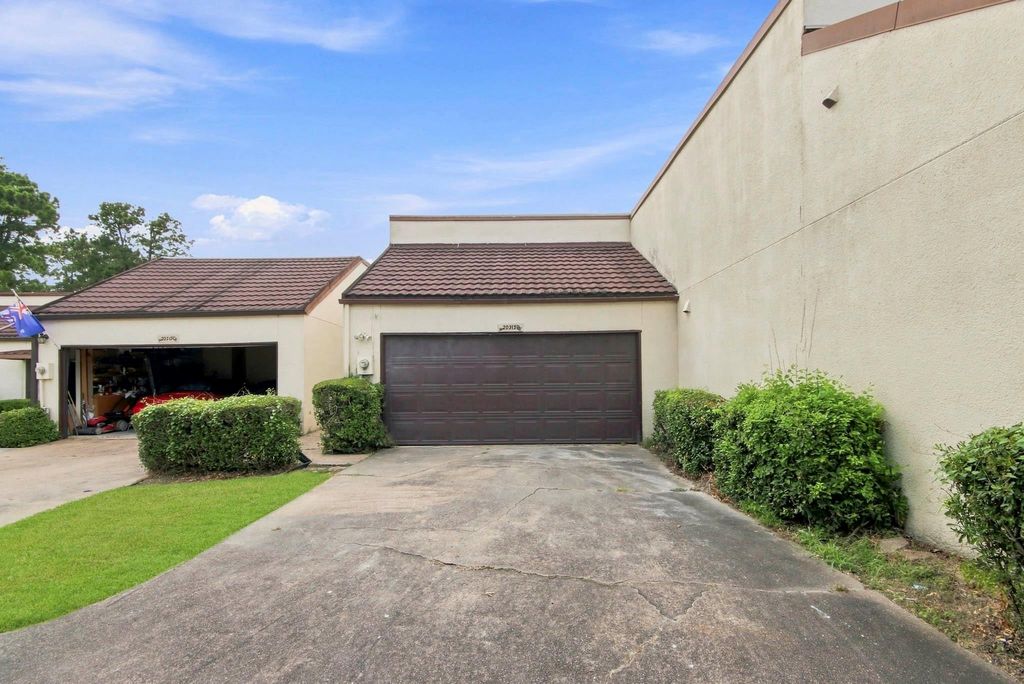 20315 Sunny Shores Drive B, Humble, TX 77346