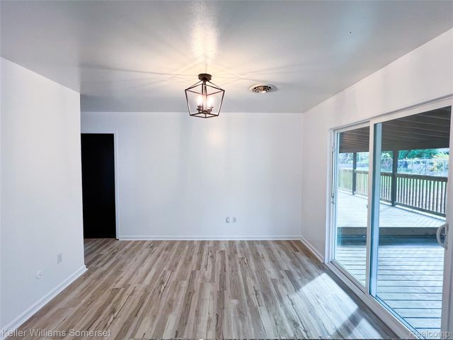 1907 Kirkton Drive, Troy, MI 48083