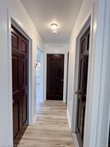 1907 Kirkton Drive, Troy, MI 48083