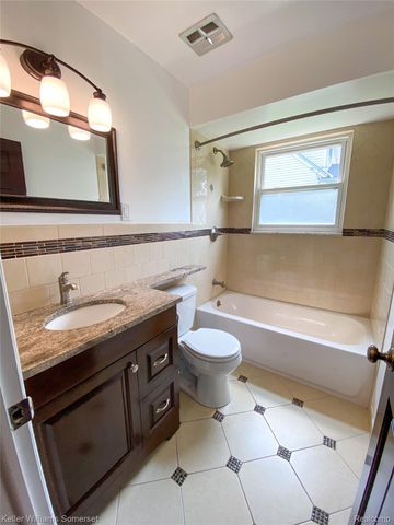 1907 Kirkton Drive, Troy, MI 48083