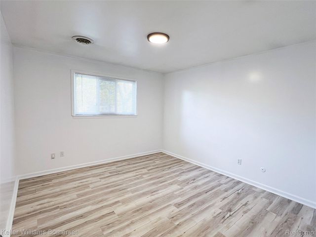 1907 Kirkton Drive, Troy, MI 48083