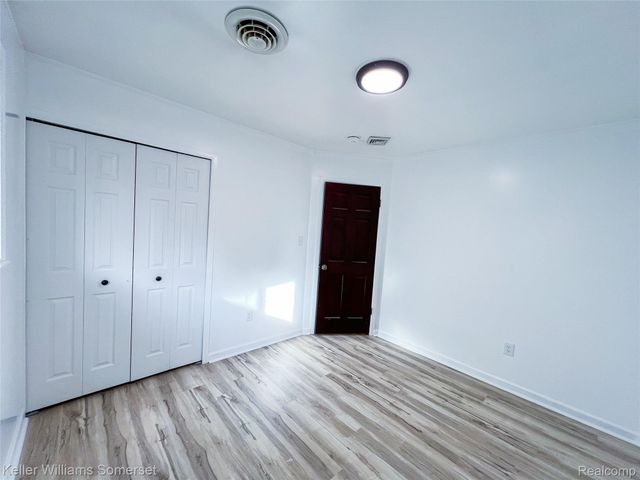 1907 Kirkton Drive, Troy, MI 48083