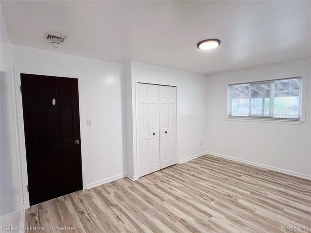 1907 Kirkton Drive, Troy, MI 48083