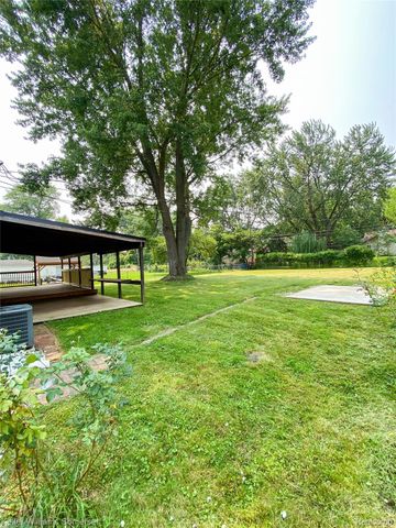 1907 Kirkton Drive, Troy, MI 48083