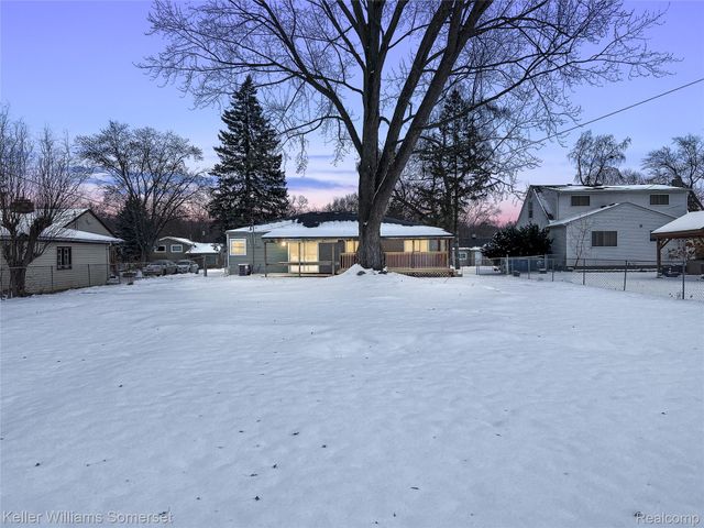 1907 Kirkton Drive, Troy, MI 48083