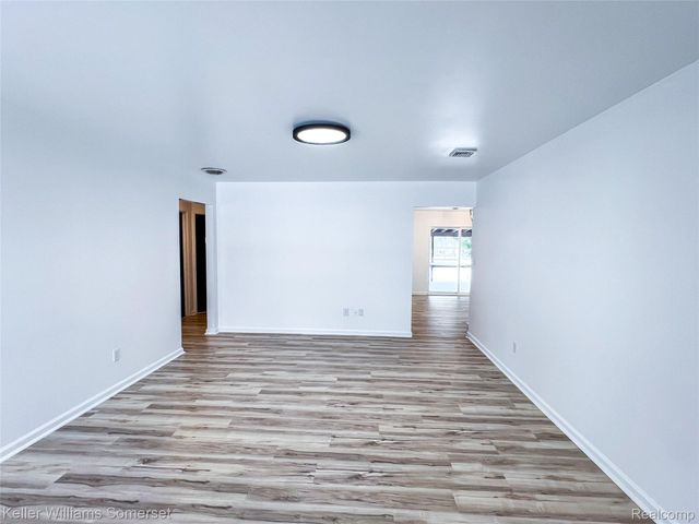 1907 Kirkton Drive, Troy, MI 48083