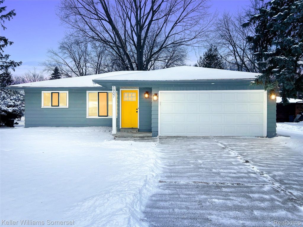 1907 Kirkton Drive, Troy, MI 48083