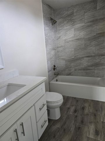 2724 Avenue D 11, San Leon, TX 77539