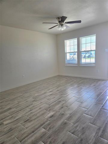 2724 Avenue D 11, San Leon, TX 77539