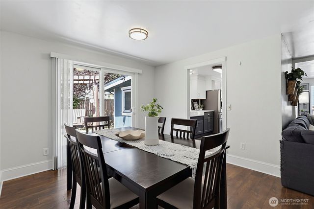 914 S 30th Place, Renton, WA 98055